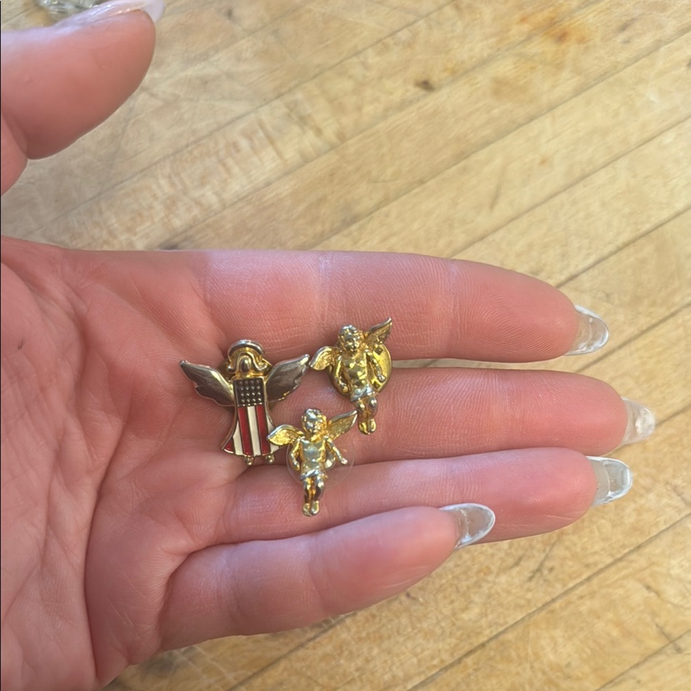 Gold Angel Brooch Set